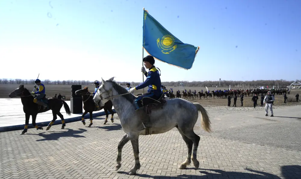 Национальный день спорта в Жетісу: дети сыграли в асыки с помощью роботов (7)