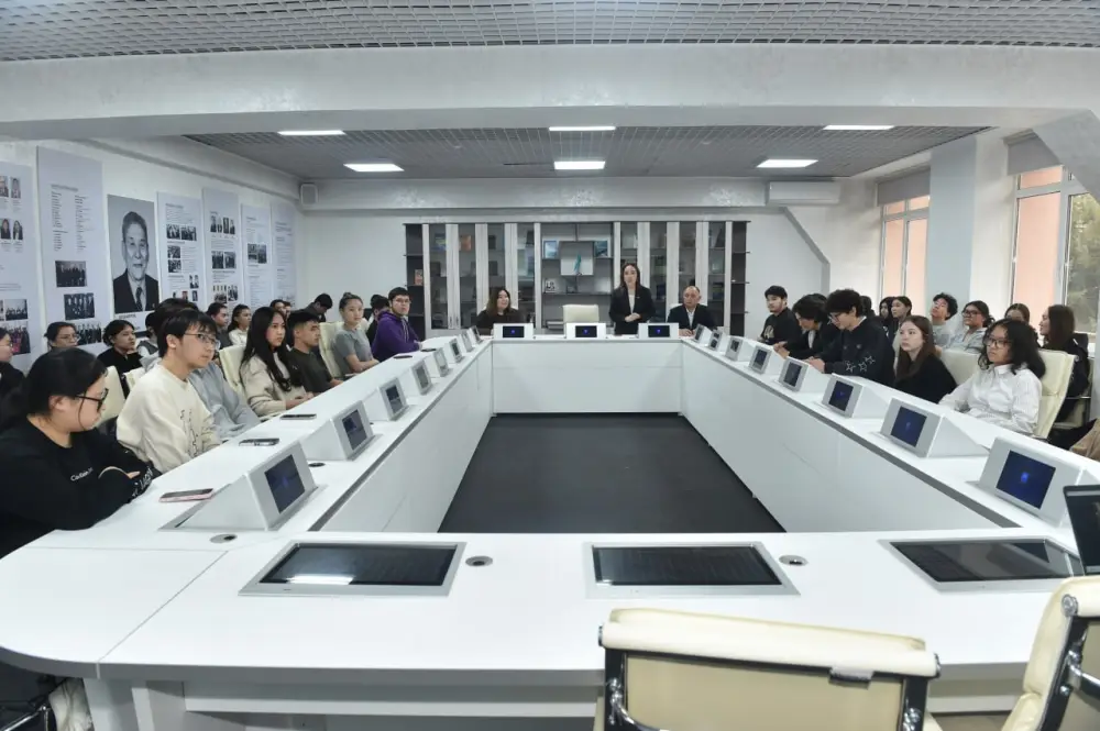 Виртуальный эко-советник EcoFarabi AI в Казахском национальном университете Павлодаре