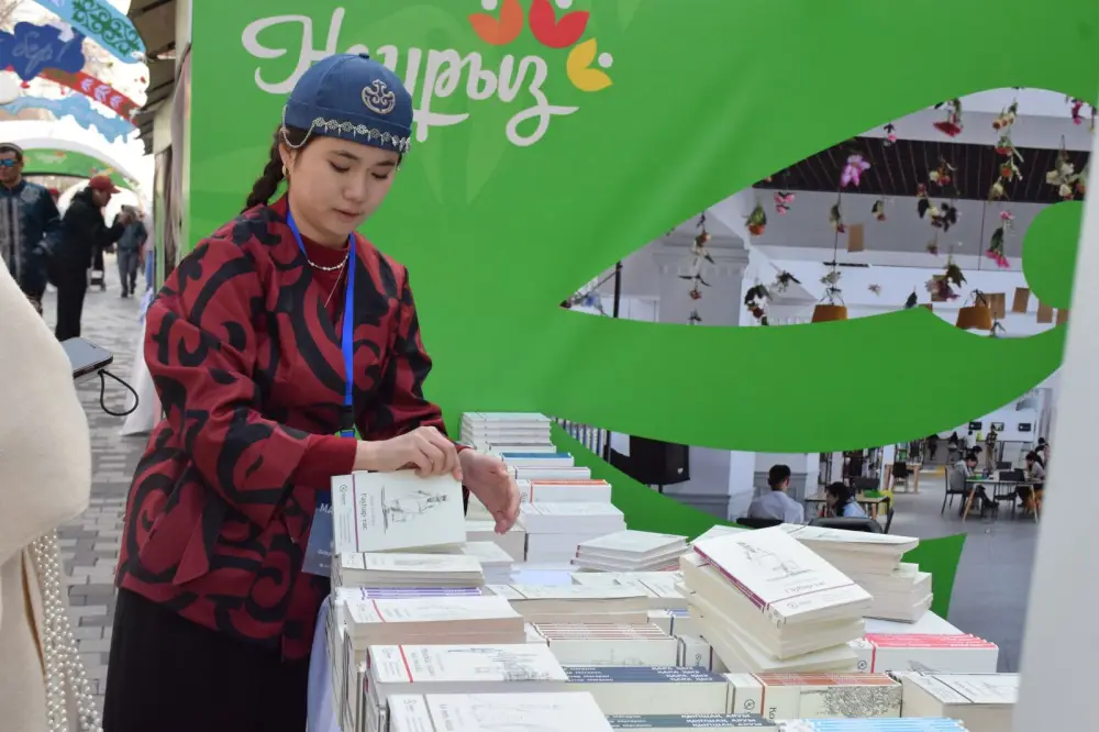 В Алматы прошел первый день книжного фестиваля KitapFest-2026 (9)
