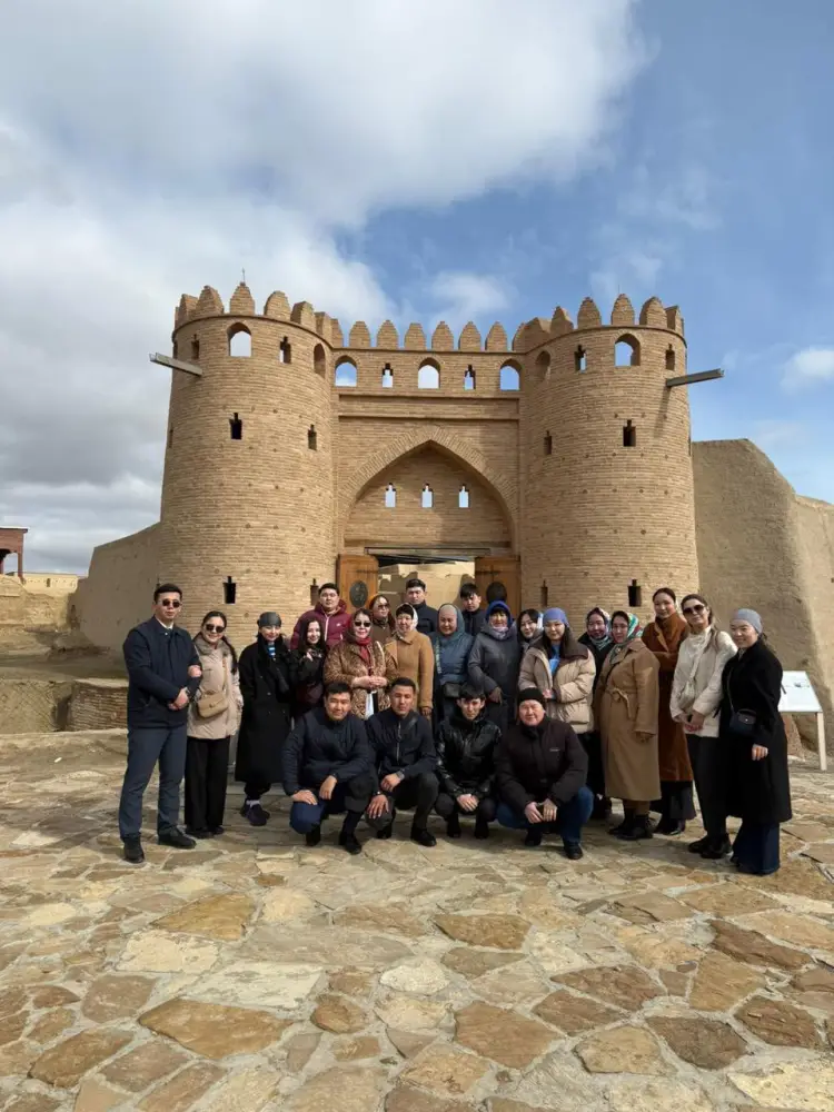 ЧИТАТЕЛЬСКИЙ КЛУБ ГОССЛУЖАЩИХ ТУРКЕСТАНСКОЙ ОБЛАСТИ СОВЕРШИЛ ДУХОВНУЮ ПОЕЗДКУ В ОТРАРСКИЙ РАЙОН И ОБСУДИЛ ОЧЕРЕДНУЮ КНИГУ Павлодаре