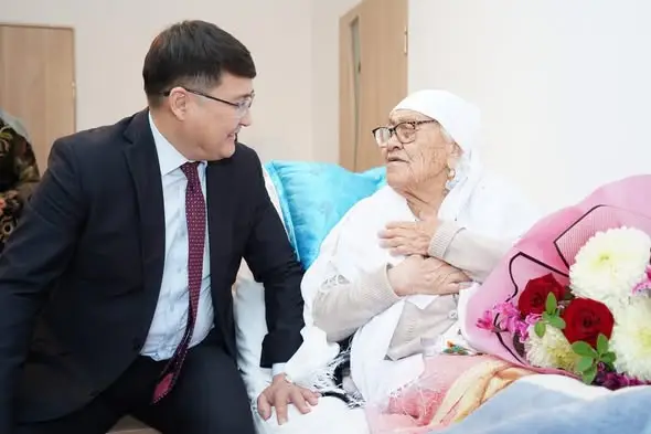 В Казыгуртском районе отметили 101-летие Тахиры и 100-летие Тыныштык, чествуя бабушек-долгожительниц Павлодаре