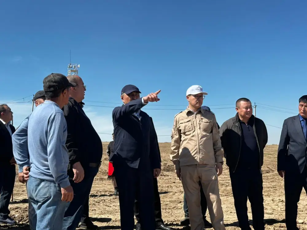 ТУРКЕСТАН: МИНИСТР ВОДНЫХ РЕСУРСОВ ОЗНАКОМИЛСЯ С ХОДОМ СТРОИТЕЛЬСТВА ВОДОХРАНИЛИЩА «КАРАКУЫС» В ТОЛЕБИЙСКОМ РАЙОНЕ (4)