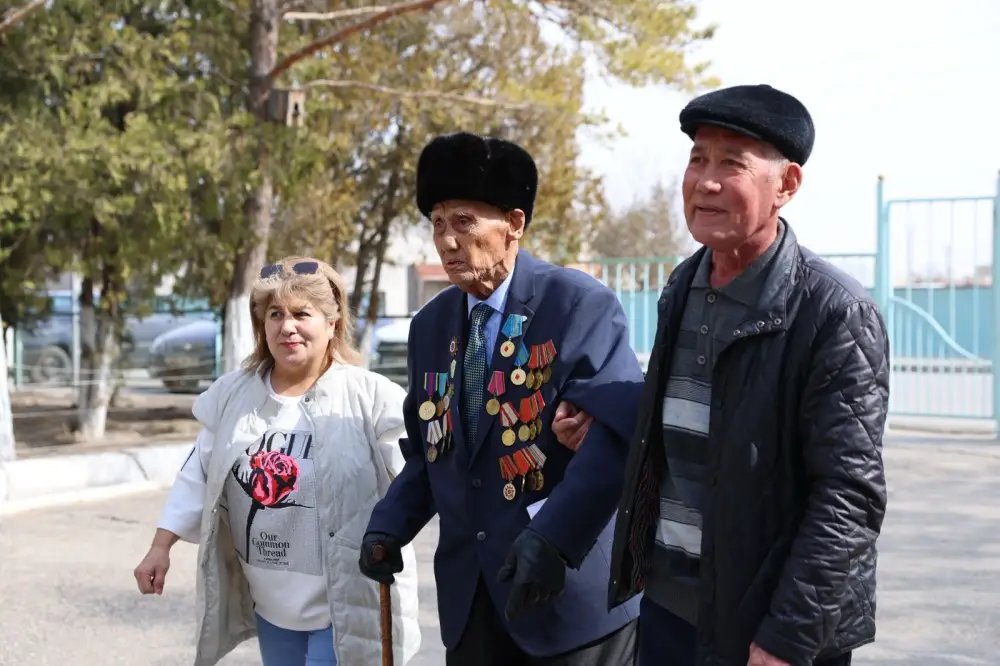 103-летний ветеран войны проголосовал на референдуме Павлодаре
