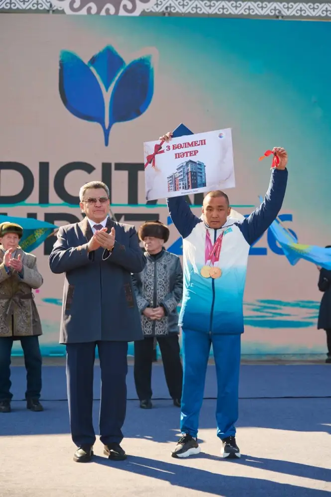 Наурыз праздник чествование спортсменов достижения ключи квартиры денежные сертификаты Павлодаре