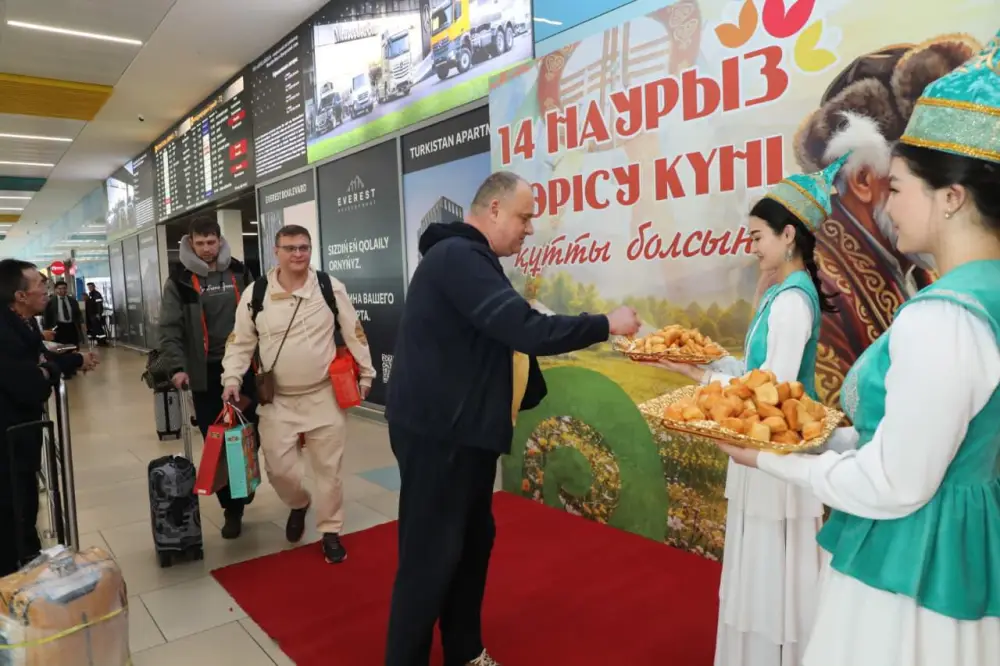 Встреча сердец: Алматы встречает весну на крыльях традиций в аэропорту Павлодаре