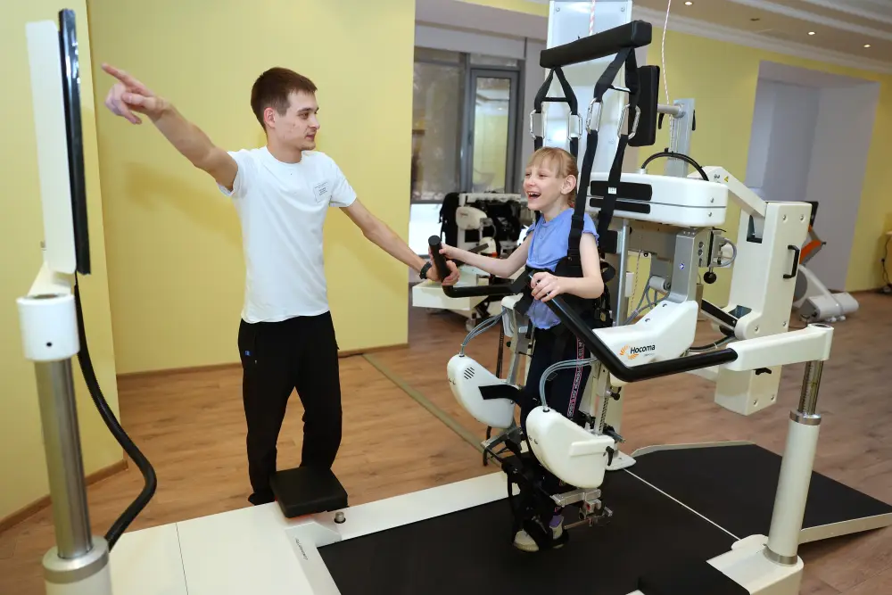 Аким области ознакомился с работой реабилитационного центра (3)