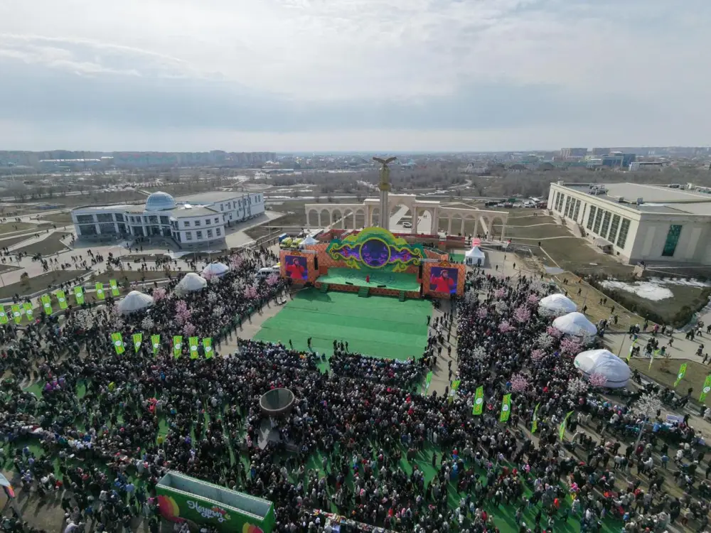 На Наурыз актюбинцы смогли посетить юрту с VR-экскурсиями и интерактивными технологиями (4)