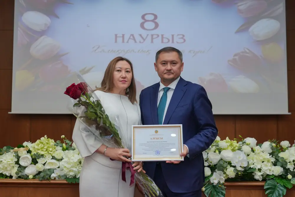 ИСПОЛНЕНИЕ ПОРУЧЕНИЯ ПРЕЗИДЕНТА: ЖЕНЩИНАМ-УЧЕНЫМ ВРУЧЕНЫ СЕРТИФИКАТЫ НА ЖИЛЬЕ (8)