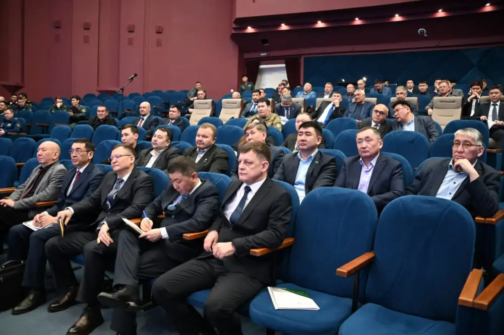 В Минобороны проведено совещание по вопросам развития отечественного оборонно-промышленного комплекса (5)