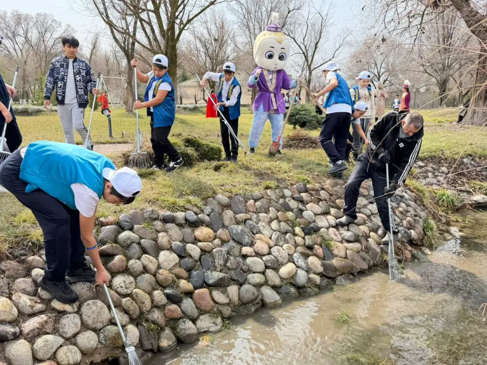 Юные казахстанцы принимают участие в республиканской акции «Мөлдір бұлақ» (3)