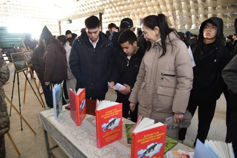 Атырауские эковолонтёры приняли участие в акции по защите природы (2)