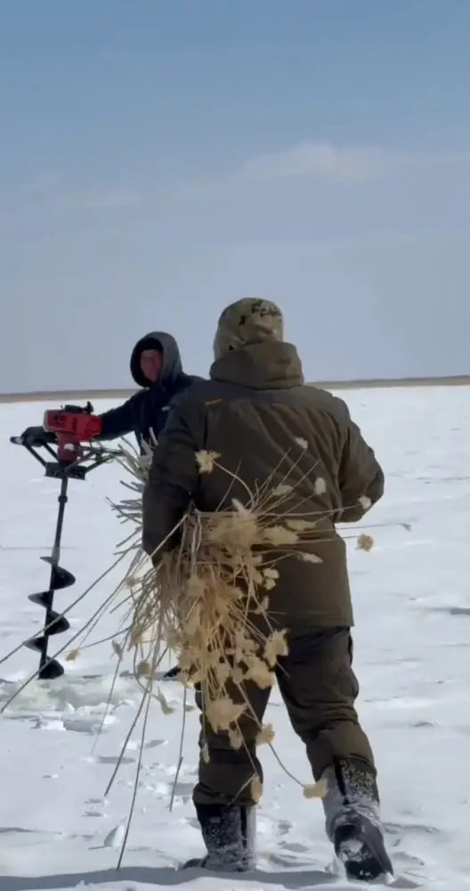 На озере Зайсан запустили кислородные маяки для рыбьей жизни Павлодаре