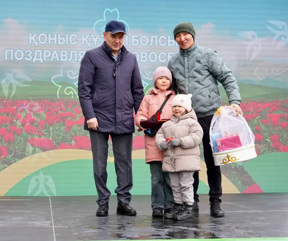 В ВКО 20 семей получили ключи от новых квартир (2)