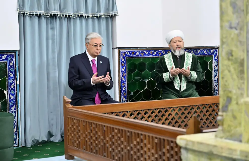 Визит Президента в мавзолей Ходжи Ахмеда Яссауи: укрепление духовных связей и культурного наследия Казахстана Павлодаре