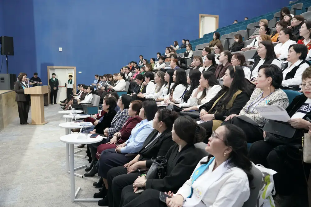 «Интеграция современных лабораторных комплексов и STEAM»: в столице прошел Республиканский научно-практический семинар (8)