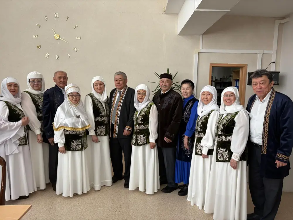 День Шанырака: столичные пенсионеры рассказали студентам о национальных традициях и дали свое благословение Павлодаре