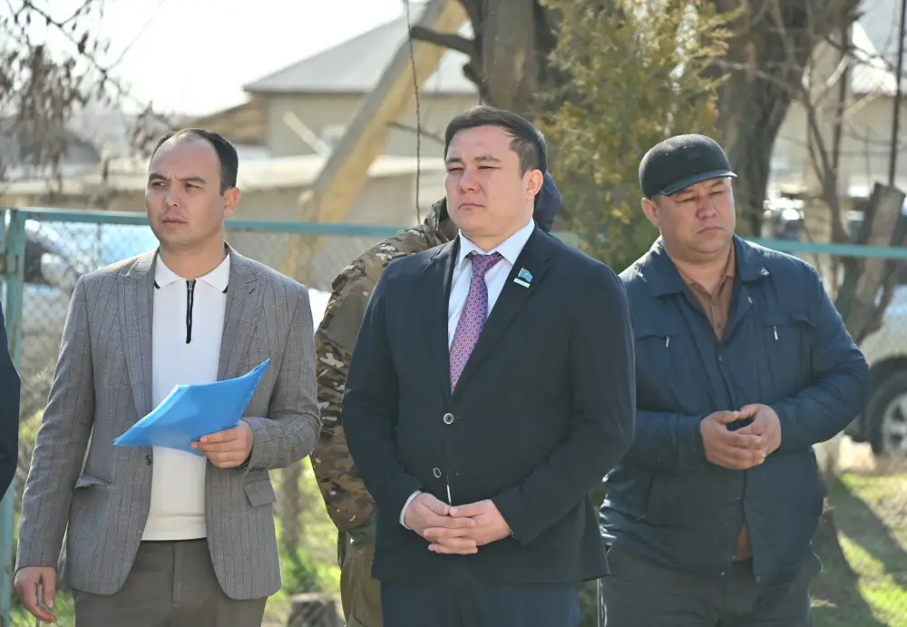 Установление мемориальной доски в Туркестанской области в память о фельдшере Улдане Мырзуан, погибшей при исполнении служебных обязанностей Павлодаре