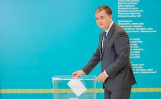Женис Касымбек проголосовал на референдуме в Астане