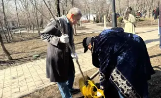 Горожане объединились для высадки более 400 деревьев в Алматы в рамках акции накануне Наурыза