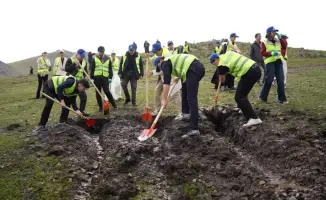 Волонтеры движения «Болашақтың қайнары» призвали казахстанцев участвовать в акции по очистке родников «Мөлдір бұлақ»