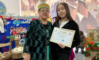 Юная талантливая школьница из Бухар-Жырауского района завоевала первое место на республиканском конкурсе, подчеркивая важность культурного наследия Казахстана.