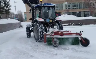 В Астане работают более 3 тысяч дорожных рабочих для уборки снега