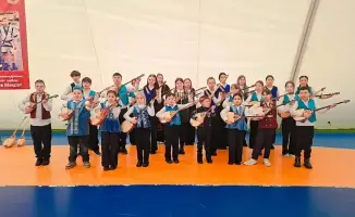 10 тысяч юных домбристов исполнили кюи в Карагандинской области на челлендже Күй күмбірі