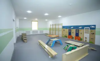 В Мангистау завершение реконструкции центра «QAMQORLYQ» для детей с особыми потребностями близится к завершению