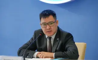 Mass Gathering in East Kazakhstan Aims for Guinness World Record with Over 3000 Dombra Players