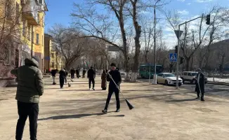 Более 100 тысяч жителей Карагандинской области объединились для очистки территорий в рамках экологической акции