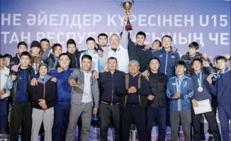 Борцы Туркестанской области доминируют на чемпионате страны по греко-римской борьбе среди юниоров в Таразе
