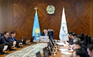 Абайская земля готовится к весеннему пробуждению: семена в руках, техника на старте