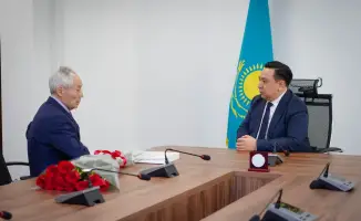 Ученый Ундасын Ашимов получил Благодарность Президента и нагрудный знак ордена "Барыс"