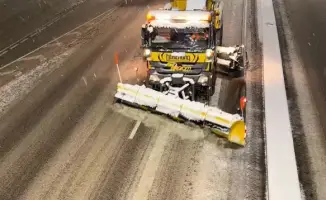 Алматы покрыт снегом, коммунальные службы на страже