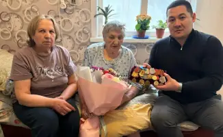 103-летняя труженица тыла Анна Дегтярева голосует на референдуме в Астане