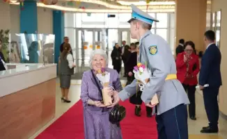 В Алматы прошёл международный концерт, посвящённый уважению к педагогам-ветеранам