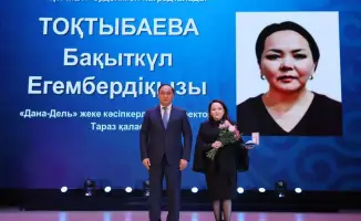 Ербол Карашукеев поздравил жительниц Жамбылской области с 8 Марта