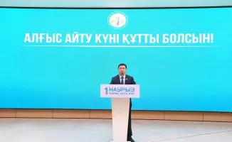 Глава региона наградил работников ряда сфер в честь Дня благодарности