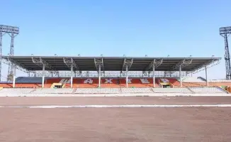 Караганда: тестирование подогрева поля на стадионе