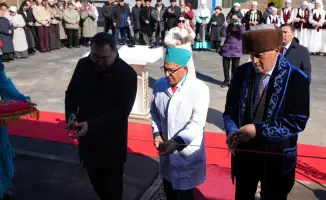 В Алматинской области открытие врачебных амбулаторий и передача квартир социально уязвимым гражданам как шаг к улучшению качества жизни