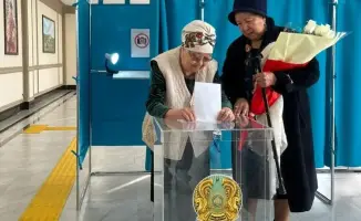 90-летняя ветеран Торткен Кененова сделала свой выбор на референдуме в Илийском районе