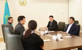 Встреча акима Туркестанской области с деятелями культуры для обсуждения развития искусства и поддержки инициатив