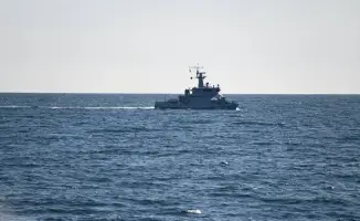 Военно-морские силы Казахстана проводят учения по освобождению судна в Каспийском море