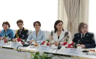 Ербол Карашукеев поздравил представительниц прекрасного пола с 8 Марта