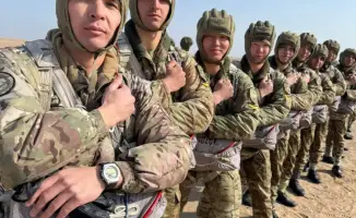 Первокурсники военного института Сухопутных войск успешно завершили обучение парашютному делу