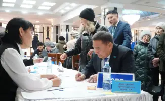 Марат Ахметжанов проголосовал на референдуме по новой Конституции Казахстана и призвал граждан к активному участию