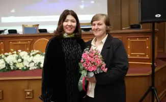 Министр просвещения отметила важность подвига учителя Марии Бедриной на мероприятии в честь педагогов