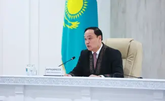 Кто станет умнее? Ербол Карашукеев с финалистами!