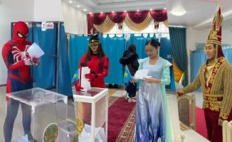 Супергерои на референдуме: Человек-паук и Леди Баг поддерживают голосование в Казахстане