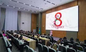 Женщины, как цветы: поздравления от Кушерова